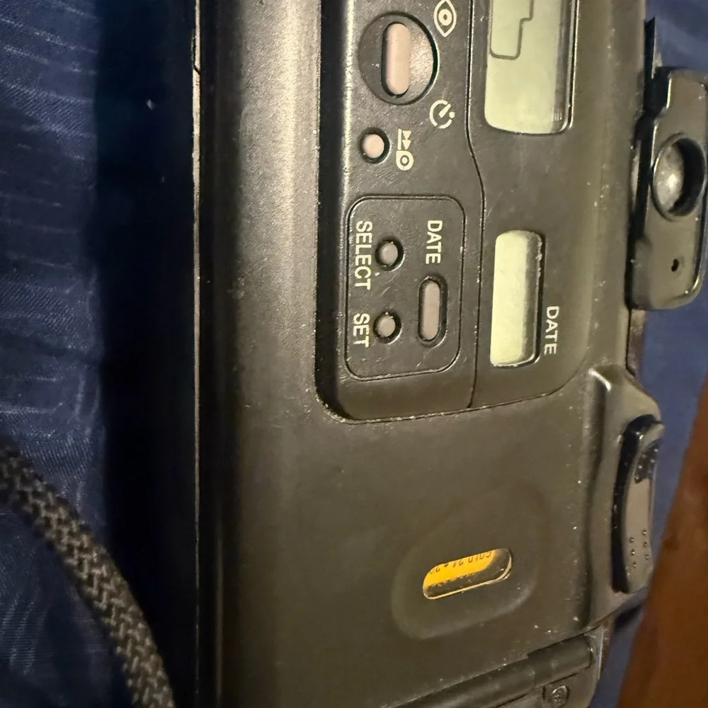 Canon Sure Shot 70 Zoom 35mm Film Point and Shoot Camera Damaged Corner See Pics